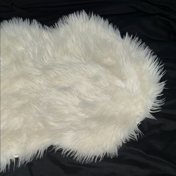 White Faux Fur Rug - Picture 3 of 8